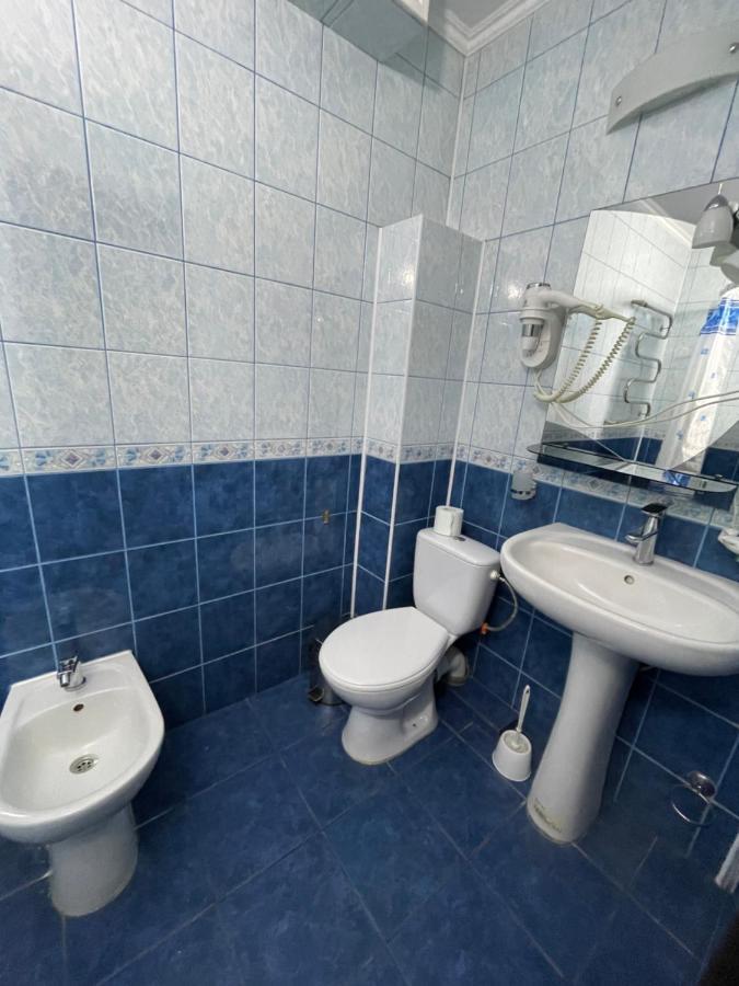 Готель "Дубно" Ngoại thất bức ảnh